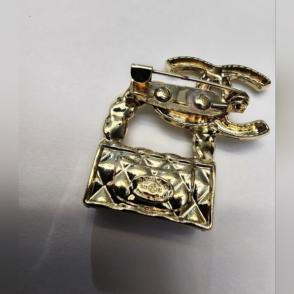 Upcycled CC Black & Gold-Colored Brooch - Picture 4 of 4